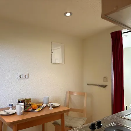 Kleiner Holzbungalow Grundmann Mit Naturgarten Apartman