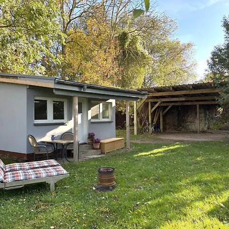 Kleiner Holzbungalow Grundmann Mit Naturgarten Apartman *